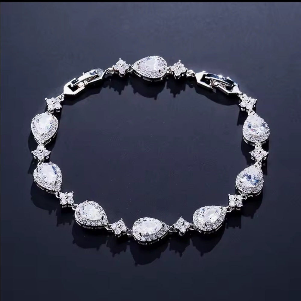 Classic Wedding Diamond crystal zircon Silver Teardrop Bracelet